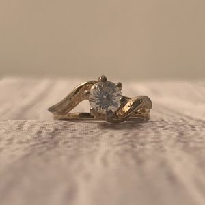 Gold Statement Diamond Ring Size 5/6